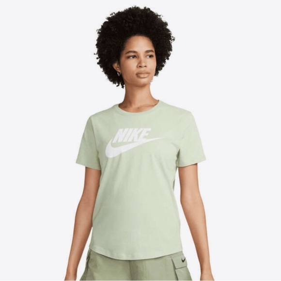 NEW Nike Womens Sportswear Club Essentials Tee Green XL T-shirt - Picture 1 of 11